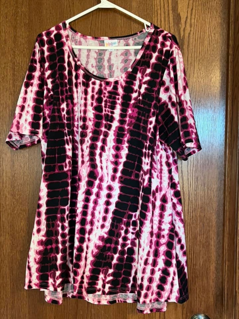 LuLaRoe Pink & Black Patterned Short Sleeve Tunic